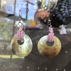 CUTE BEADED SHELL EARRINGS!